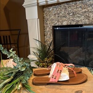 Kate Spade Carol Thong Sandal Rococco Pink with silver Spade studs. Size 8